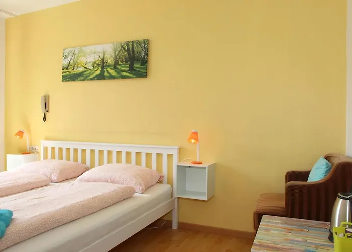 Familie Kameleon فندق