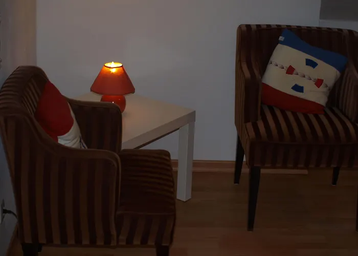 Familie Kameleon فندق 3*