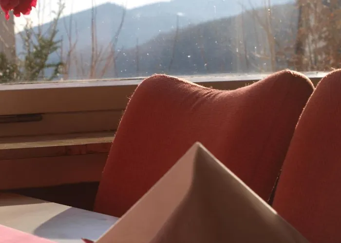 Familie Kameleon فندق 3*